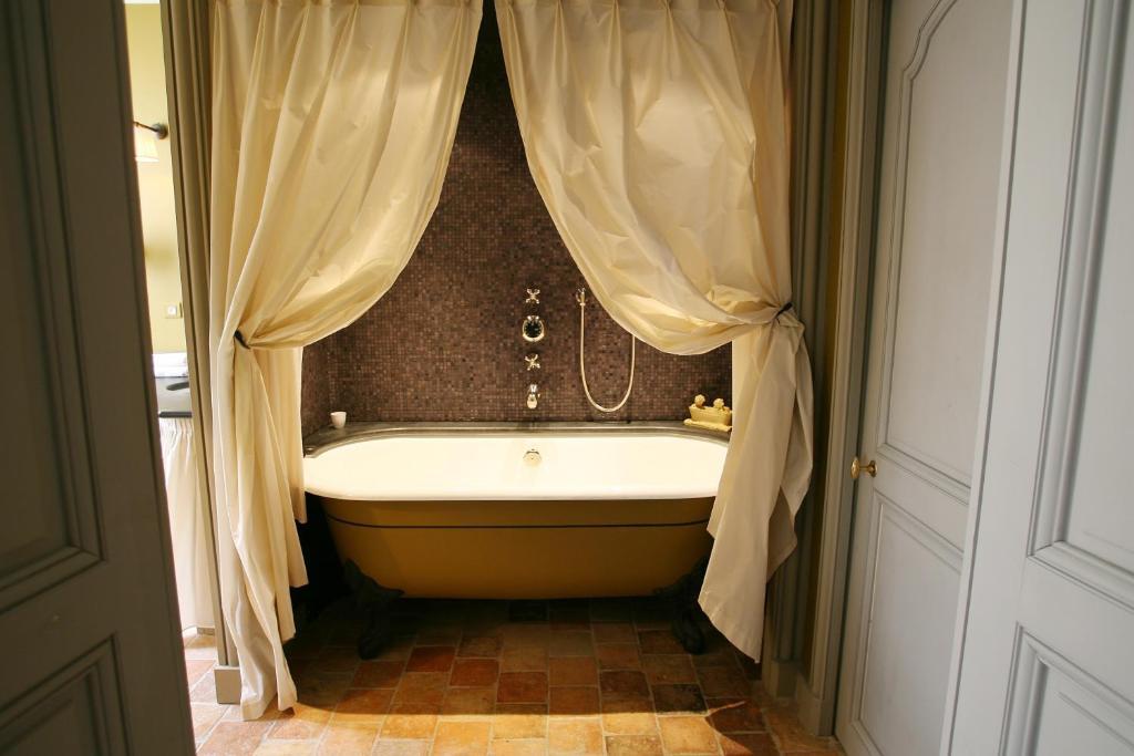 Relais Et Chateaux Michel Trama Puymirol Rom bilde